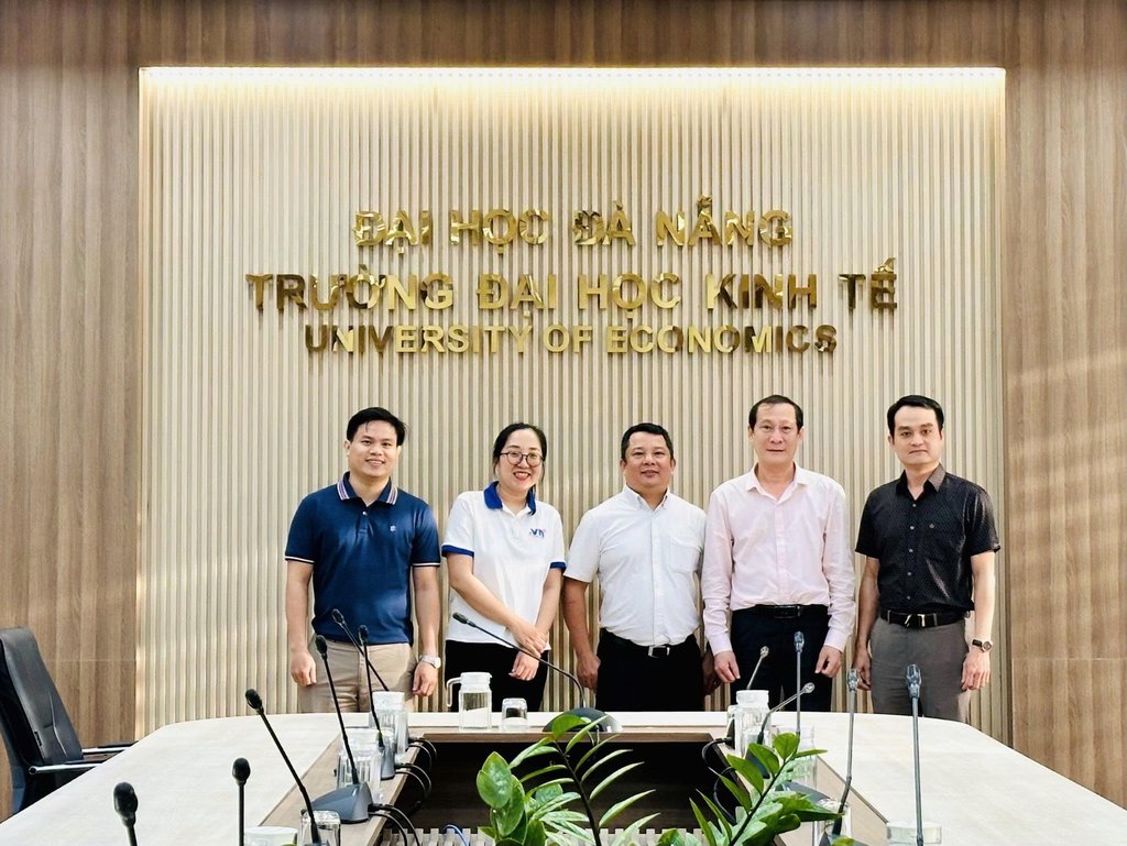 Làm việc tại Trường Đại học Kinh tế – Đại học Đà Nẵng